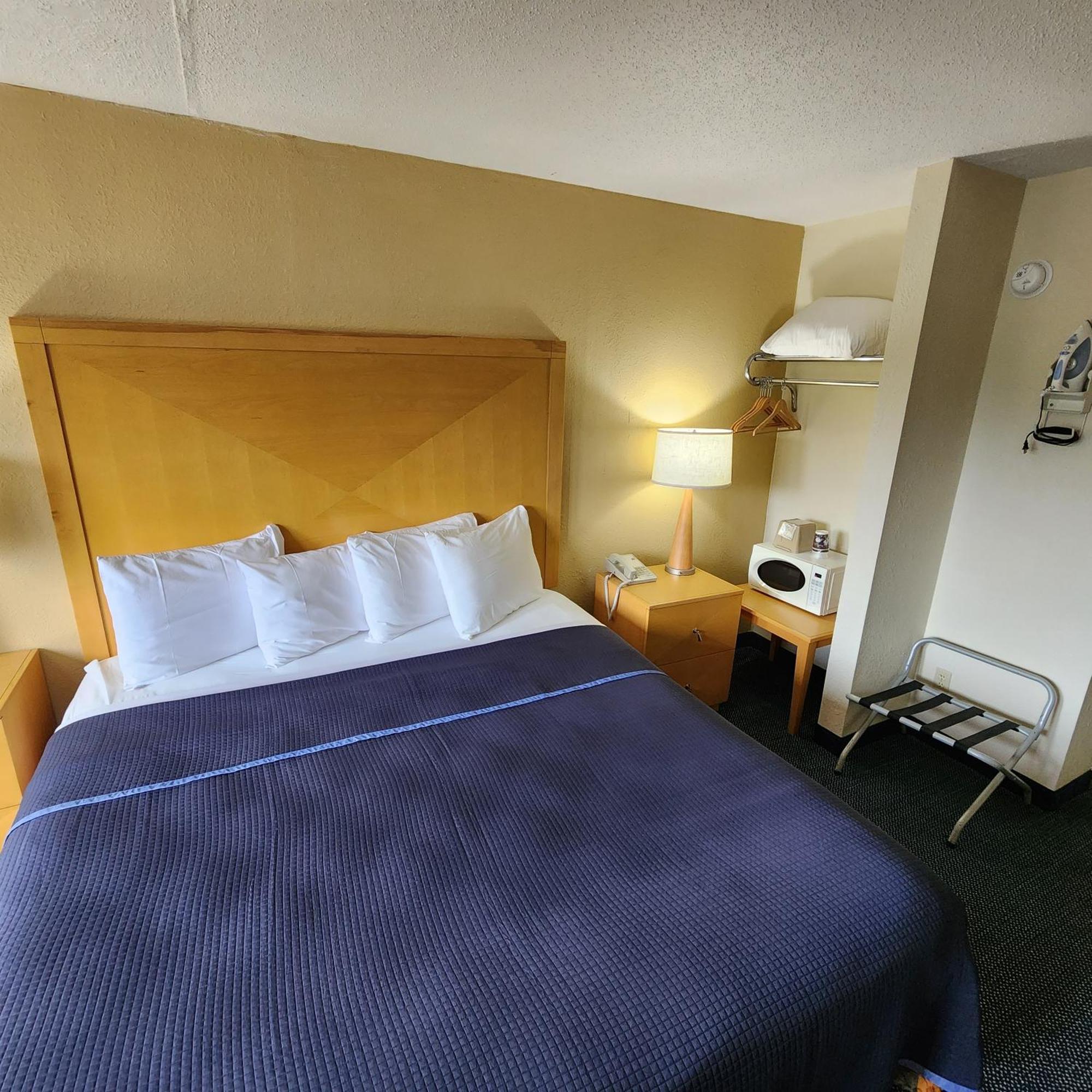 Katahdin Inn & Suites Millinocket Exteriér fotografie