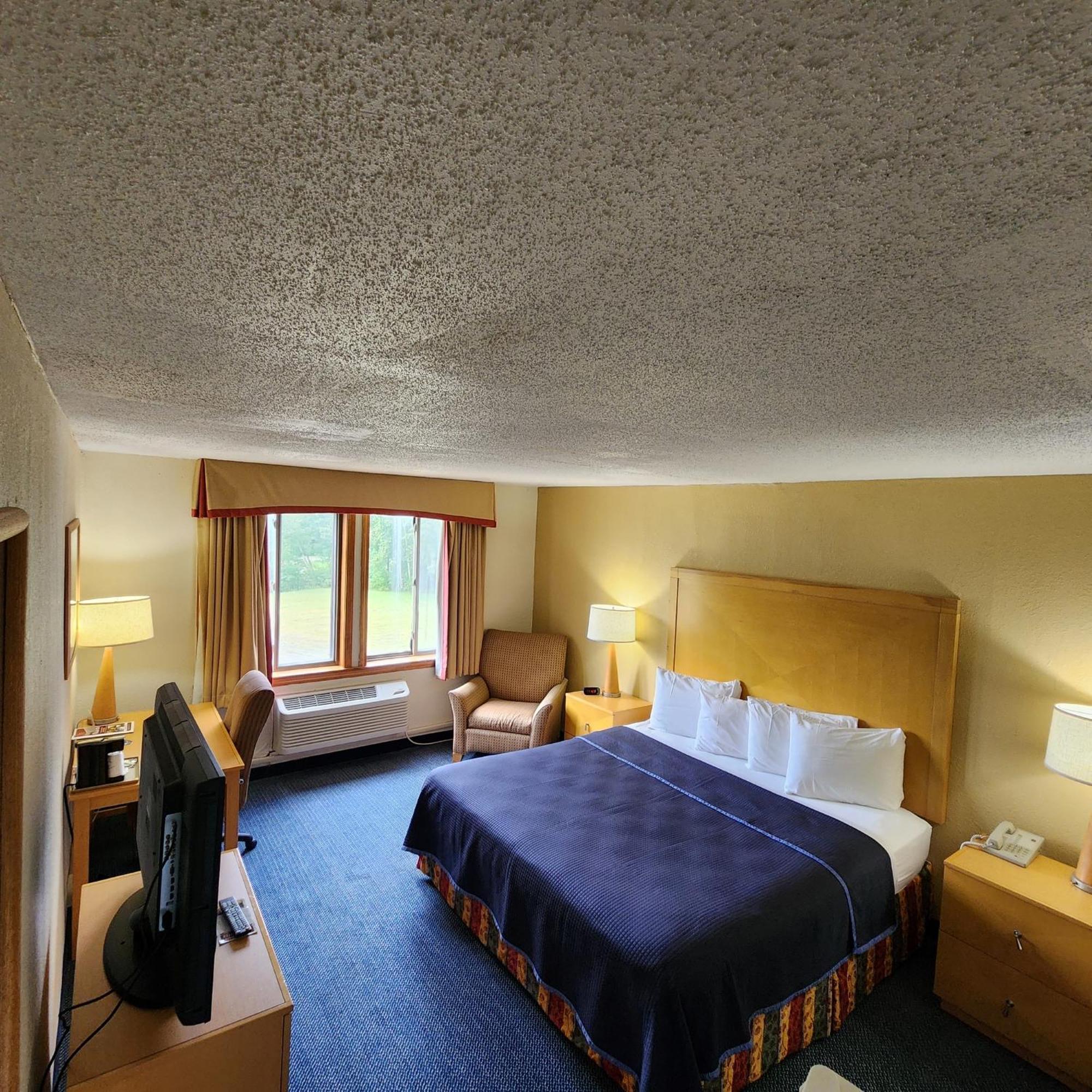 Katahdin Inn & Suites Millinocket Exteriér fotografie