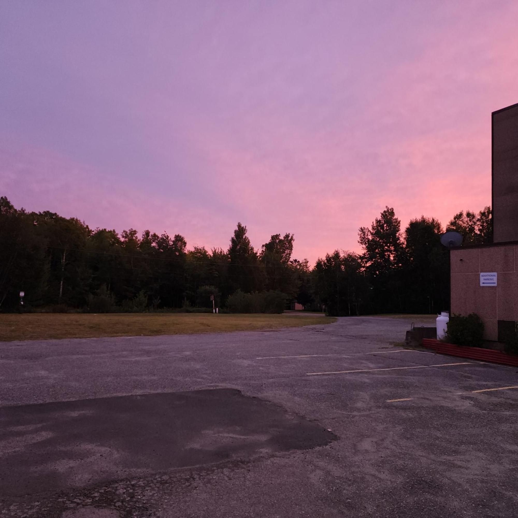 Katahdin Inn & Suites Millinocket Exteriér fotografie