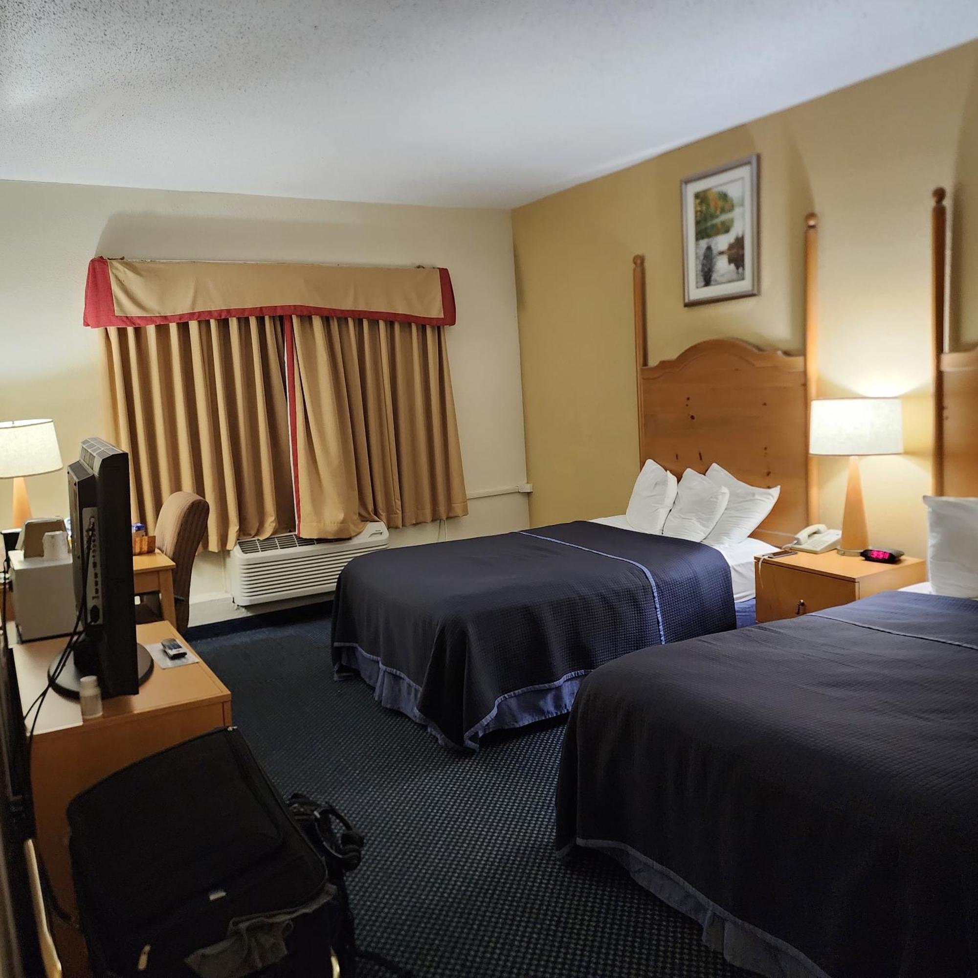 Katahdin Inn & Suites Millinocket Exteriér fotografie